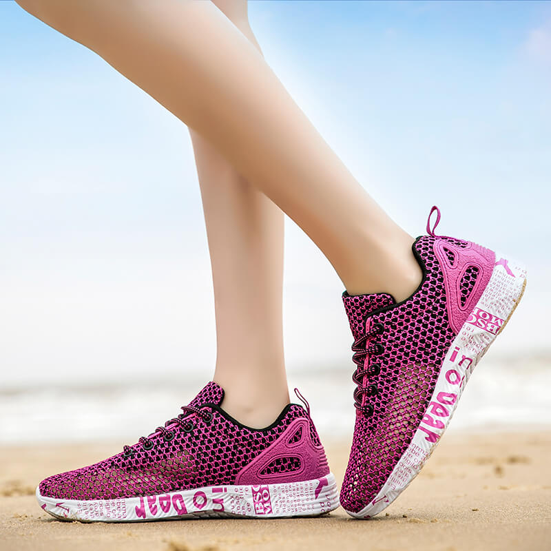 Chaussures de plage pour femme en couleur rose / Splash Shoes