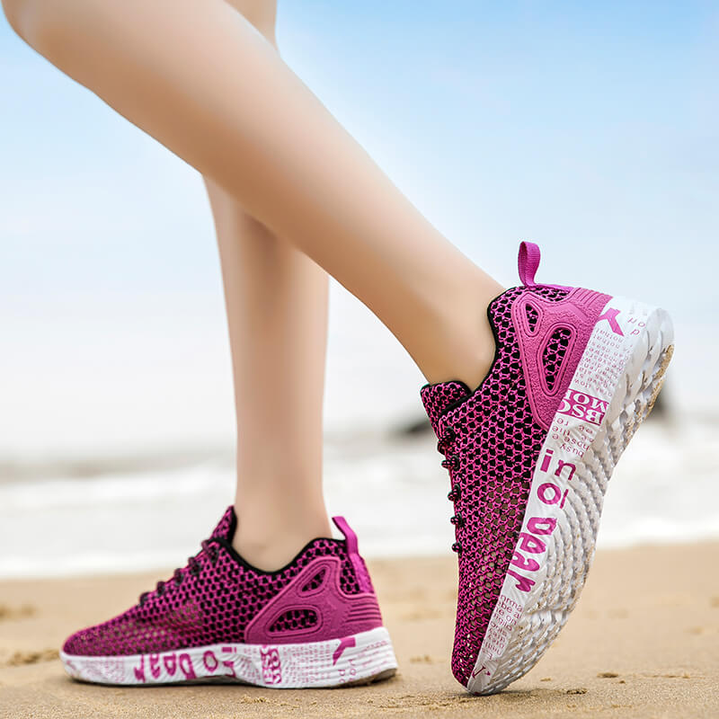 Chaussures de plage pour femme en couleur rose / Splash Shoes